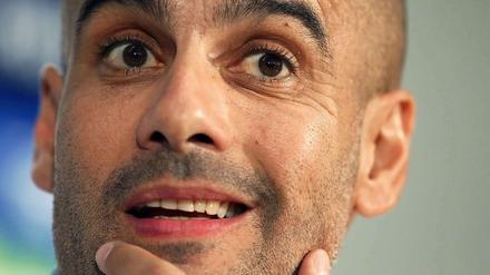 Denkerpose: Pep Guardiola wird klare Vorstellungen haben, wie er mit den Bayern spielen möchte. Doch kann sich der spanische Startrainer mit seinen Vorstellungen bei den Bayern und in der Bundesliga auch durchsetzen?