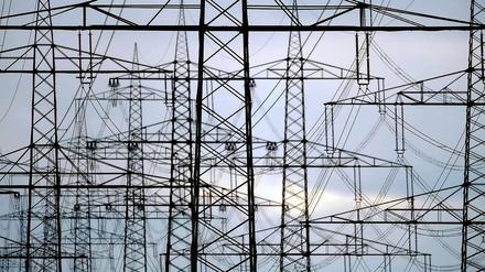 Strom hat keine Farbe: Grün aus dem Windrad, braun aus dem Kohlekraftwerk. In der Steckdose kommt ein statistischer Mix an.