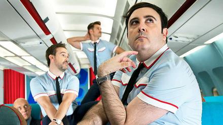 Die hochmotivierten Flugbegleiter Fajas (Carlos Areces), Ulloa (Raúl Arevalo) und Joserra (Javier Cámara).