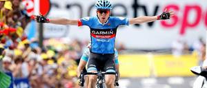 Daniel Martin siegt im Sprint vor Jakob Fuglsang.
