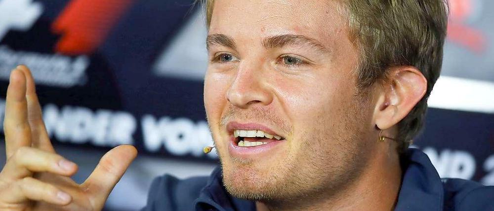 Nico Rosberg, 28, wurde in Wiesbaden geboren und ist auf Ibiza und in Monaco aufgewachsen. Der Sohn des ehemaligen finnischen Formel-1-Weltmeisters Keke Rosberg trat bis 2003 mit finnischer Rennlizenz an, seit 2004 startet er offiziell als Deutscher. Seit 2010 steht Rosberg bei Mercedes unter Vertrag. Vor dem Großen Preis von Deutschland belegt Rosberg nach bisher zwei Saisonsiegen in Monaco und Silverstone den sechsten Platz in der Fahrerwertung.