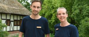 Jonas Mog und Kim Stellbrinck betreiben das Haus mit einem ökologisch-nachhaltigen Konzept (Einzelzimmer ab 72 Euro, Doppelzimmer ab 109 Euro; Infos unter aheadhotel.de).