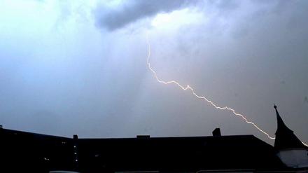Gegen Nachmittag werden in Berlin und Brandenburg teils heftige Gewitter erwartet.