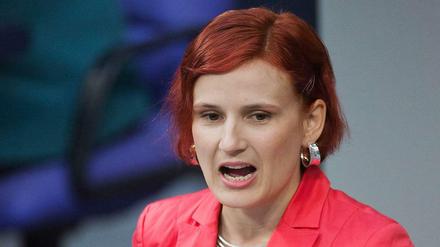 Die Vorsitzende der Linken, Katja Kipping, fordert den Whistleblower Snowden in Deutschland aufzunehmen.