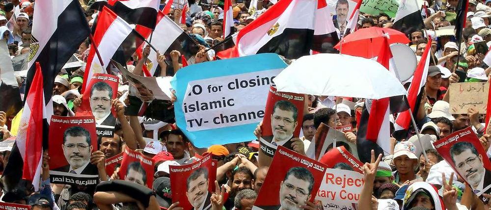 Mursis Anhänger demonstrieren ungebrochen für eine Rückkehr ihres Präsidenten.