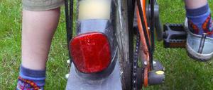 Wussten Sie, dass der gute alte Dynamo immer noch Pflicht ist? Den meisten Radfahrern ist das sicher nicht bewusst.