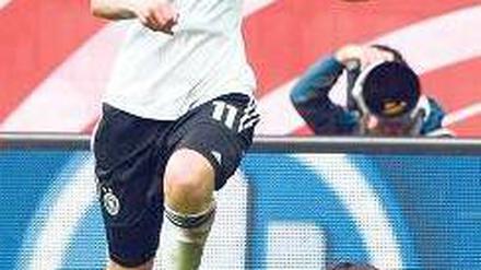 Auswärts zu Hause. Anja Mittag spielt im EM-Gastgeberland Schweden. Foto: dpa