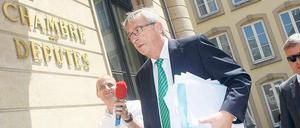 Am Ende. Jean-Claude Juncker musste dem luxemburgischen Parlament in der Affäre um den Geheimdienst SREL Rede und Antwort stehen.