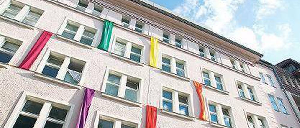 Jung und Alt helfen sich in dem Wohnprojekt in der Niebuhrstraße gegenseitig.