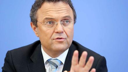 Innenminister Hans-Peter Friedrich hatte den Einsatz der US-Spähprogramme zunächst verteidigt.