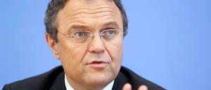 Innenminister Hans-Peter Friedrich hatte den Einsatz der US-Spähprogramme zunächst verteidigt.