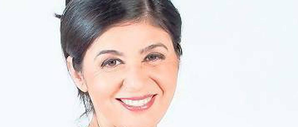 Hatice Akyün ist in Anatolien geboren, in Duisburg aufgewachsen und in Berlin zu Hause. Im Tagesspiegel schreibt sie einmal pro Woche über ihre Heimat.