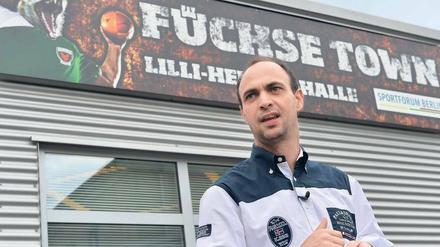 Baumeister. Bob Hanning vor dem neuen Trainingszentrum der Füchse im Sportforum Hohenschönhausen.