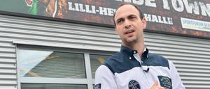 Baumeister. Bob Hanning vor dem neuen Trainingszentrum der Füchse im Sportforum Hohenschönhausen.