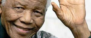 Nelson Mandela war einer der wichtigsten Anti-Apartheid-Kämpfer gegen die weltweite Unterdrückung der Schwarzen. Von 1994 bis 1999 war Mandela Präsident von Südafrika - als erster Schwarzer des Landes.