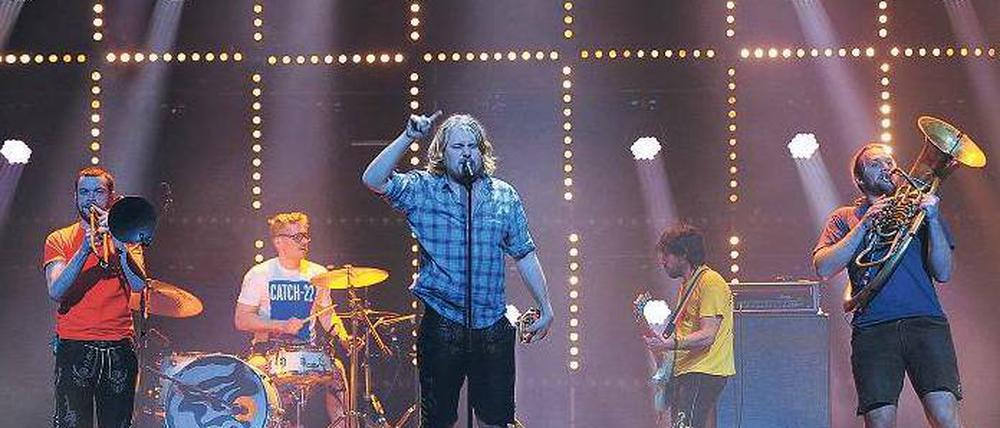 Akademiker in Lederhosen. LaBrassBanda wurden beim deutschen Vorentscheid zum ESC nur Zweiter. Sie hätten in Malmö bestimmt besser abgeschnitten als Cascada. Foto: dpa