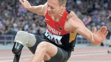 Weit hinaus. Markus Rehm überzeugte schon bei den Paralympics 2012. Foto: dpa
