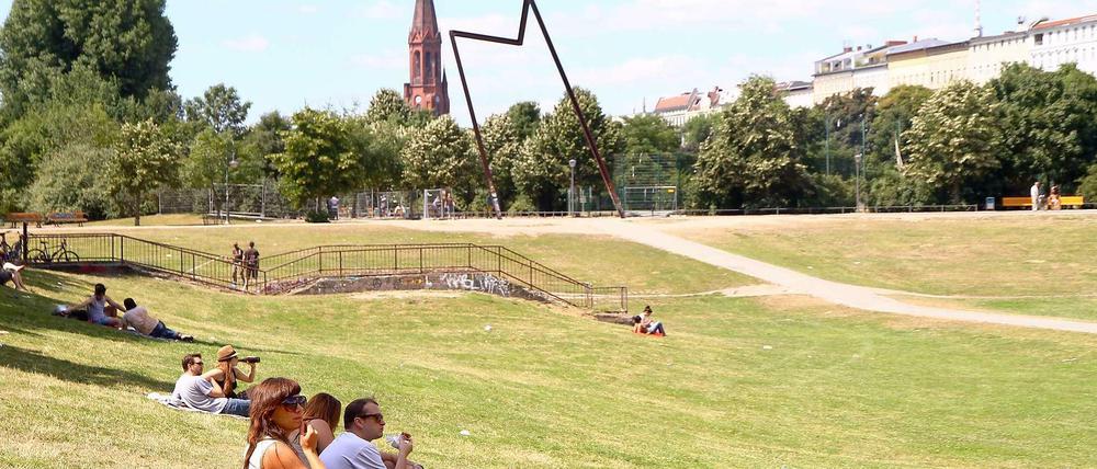 Trügerische Idylle: Der Görlitzer Park ist zum Drogenumschlagplatz verkommen, klagen die Anwohner. Die Polizei versucht mit regelmäßigen Razzien, die Szene einzudämmen.