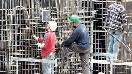 Aufbau. Die Talsohle des Abschwungs scheint erreicht. Zumindest deuten das Ifo-Geschäftsklima und die Auftragslage in der Bauwirtschaft und anderen Branchen darauf hin. Foto: dpa