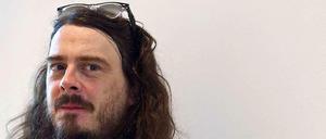 Kunst oder Straftat? Weil der Berliner Performancekünstler Meese den Hitlergruß während einer seiner Vorführungen zeigte, steht er jetzt vor Gericht. 