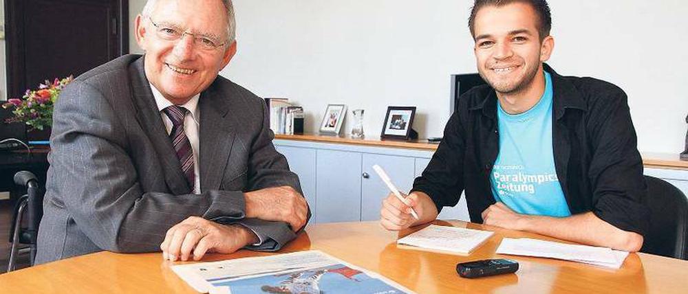 Hören Sie mich gut? Das fragte, ganz aufmerksam, der damalige Sportminister Wolfgang Schäuble vor dem Interview den schwerhörigen Jungreporter und Leichtathleten Nico Feißt, der in London 2012 als Reporter mit dabei war
