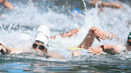 Langer Atem. Die Freiwasserschwimmer um Thomas Lurz (im Bild links) bei ihrem ersten Rennen der WM in Barcelona.