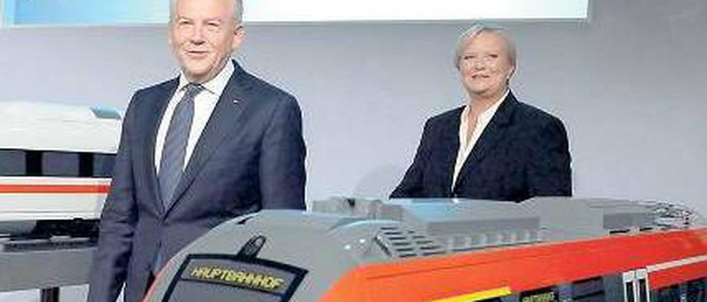 Neues Mitglied im Team. Bahn-Chef Rüdiger Grube stellte am Donnerstag die designierte Technikchefin Heike Hanagarth vor.