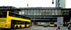 Per Bus erreichbar. Das immerhin funktioniert noch für den Bahnhof Zoo. 