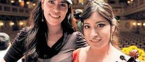 In Feierlaune. Musikerinnen aus Mexiko am Freitag im Konzerthaus. Foto: Kai Bienert