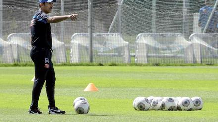 Taktikfan. Herthas Trainer Jos Luhukay.