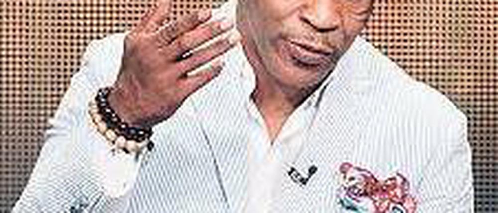 Zwirn statt Boxingshorts. Mike Tyson veranstaltet im Indianercasino. Foto: Reuters