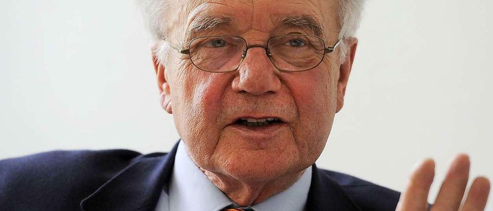 Er kennt das Amt des brandenburgischen Ministerpräsidenten, denn er hatte es selbst zwölf Jahre inne: Manfred Stolpe.