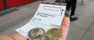 Das Einzelfahrschein - gültig für zwei Stunden und 2,40 Euro teuer. Ab dem 1. August kostet es dann 2,60 Euro.