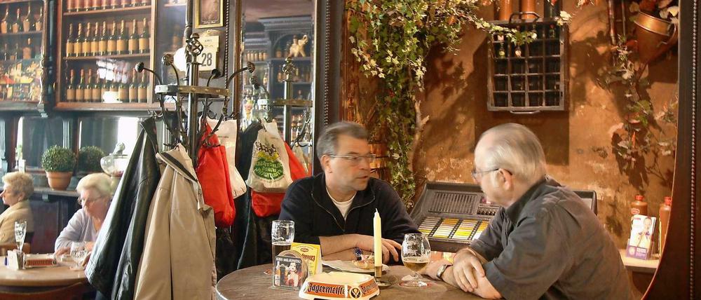 Uriges Ambiente, kühle Biere. Die Eckkneipe ist ein Berliner Original.