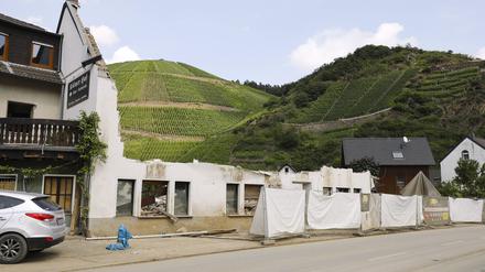 Angesichts der massiven Schäden, die die Flutkatastrophe hinterließ, fragen sich viele Eigentümer, wie sie nun reagieren sollen.