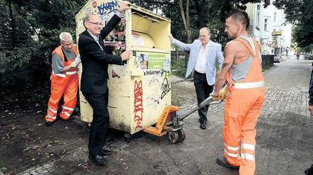 In Friedrichshain-Kreuzberg sind die Altkleidercontainer für die Tonne.