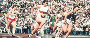 Ein Moment und viele Diskussionen. Heidemarie Rosendahl (Mitte) übernimmt beim olympischen Finale 1972 in München mit kleinem Vorsprung vor Renate Stecher (rechts) das Staffelholz und bringt den Vorsprung ins Ziel. Die DDR revanchierte sich zwei Jahre später bei der Fußball-WM mit dem Sparwasser-Tor.