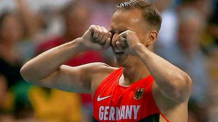 Silber. Nach seinem Triumph reibt sich Michael Schrader die Augen.