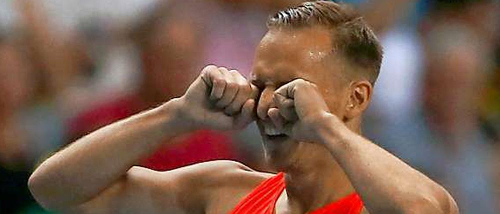 Silber. Nach seinem Triumph reibt sich Michael Schrader die Augen.