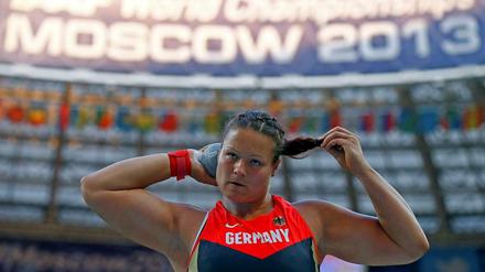 Angriff im letzten Stoß. Bettina Schwanitz holt WM-Silber. 