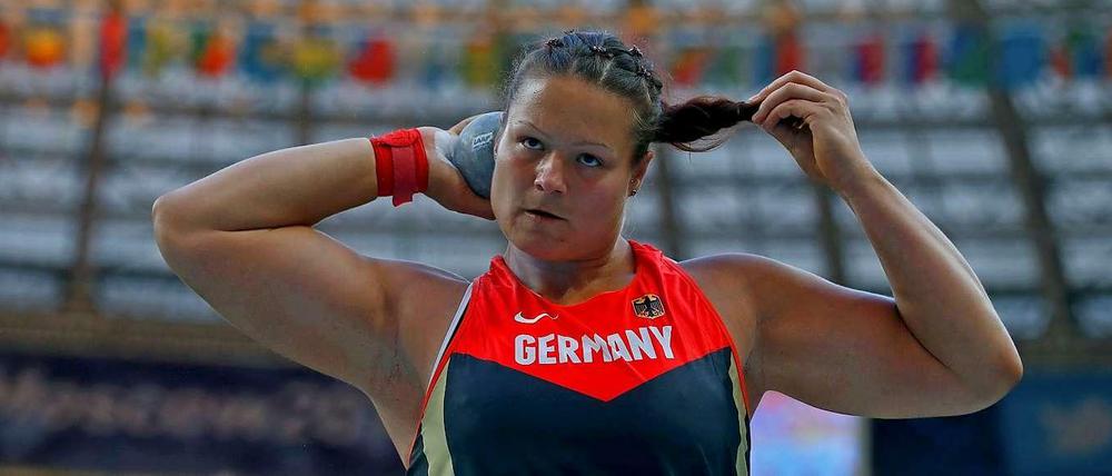 Angriff im letzten Stoß. Bettina Schwanitz holt WM-Silber. 