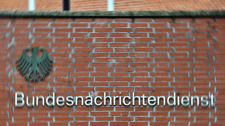 Die Affäre zieht immer weitere Kreise: Ist der BND indirekt an den umstrittenen US-Drohnenattacken beteiligt, in dem er Daten liefert?
