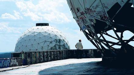 Die USA in Deutschland. Früher hatte die NSA eine Abhörstation in Berlin auf dem Teufelsberg. Nun gibt es nach Angaben des BND seit 2002 eine Vereinbarung über die Kooperation mit dem US-Geheimdienst.