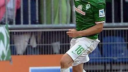 Bremer Jubel an der Hamburger Straße: Zlatko Junuzovic schoss Werder zum Sieg.