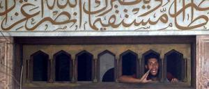 Mursi-Anhänger belagern eine Moschee in Kairo.