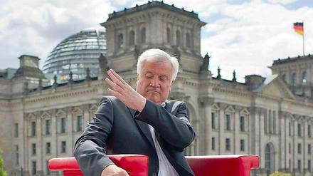 Polter-Horst: CSU-Chef Seehofer will eine PKW-Maut, das hat er deutlich gesagt. Ob er sich damit durchsetzen kann, ist aber fraglich.