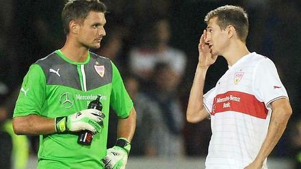 Der Neu-Stuttgarter Daniel Schwaab traf gegen seinen Ex-Verein Bayer Leverkusen - ins eigene Netz. Endstand: 0:1.