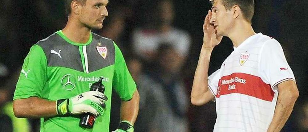 Der Neu-Stuttgarter Daniel Schwaab traf gegen seinen Ex-Verein Bayer Leverkusen - ins eigene Netz. Endstand: 0:1.