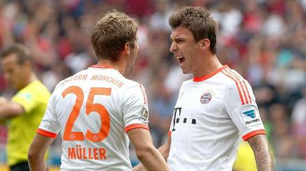 Thomas Müller und Mario Mandzukic jubeln zusammen.
