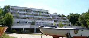 Das ehemalige Hotel Wannseeblick dämmert seinem Abriss entgegen.